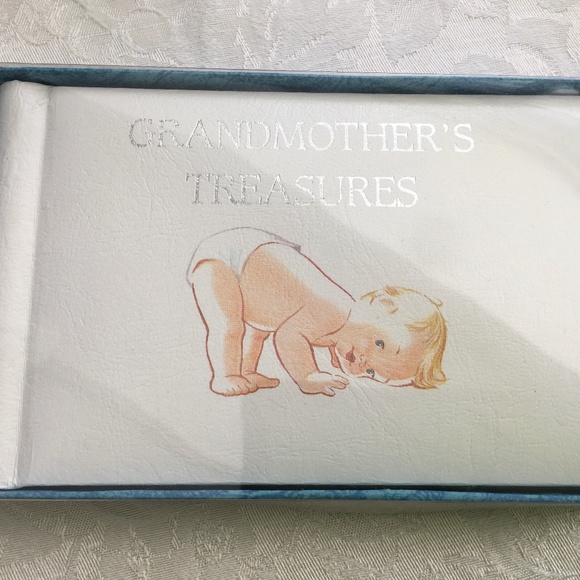 Vintage adorable photo album for Grandma! Holds 20 images. - Picture 5 of 5